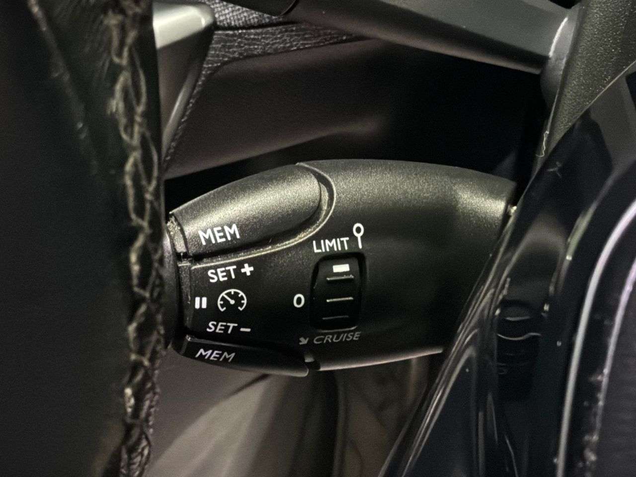 2019 PEUGEOT 3008 2019 PEUGEOT 3008