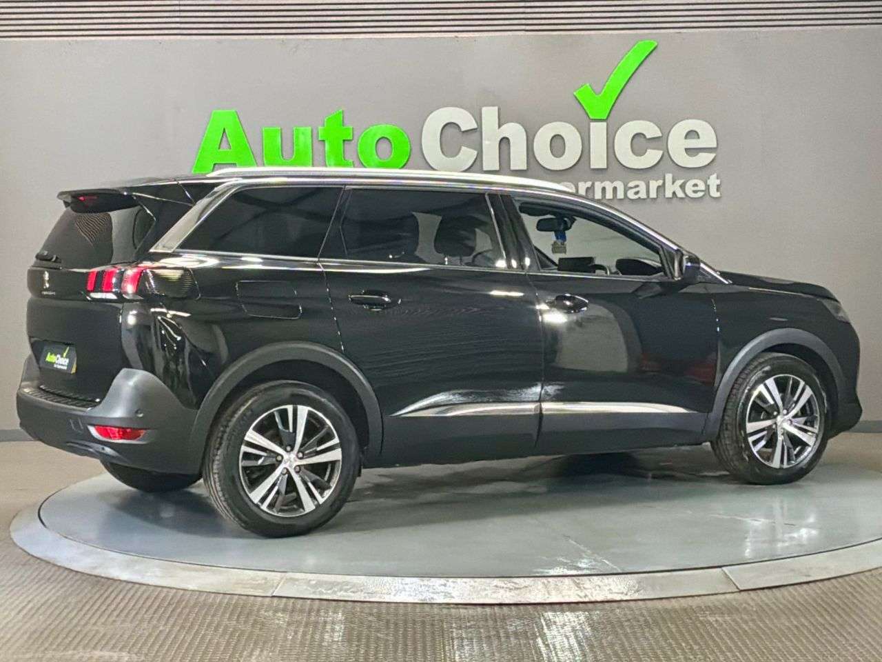 2023 PEUGEOT 5008 2023 PEUGEOT 5008