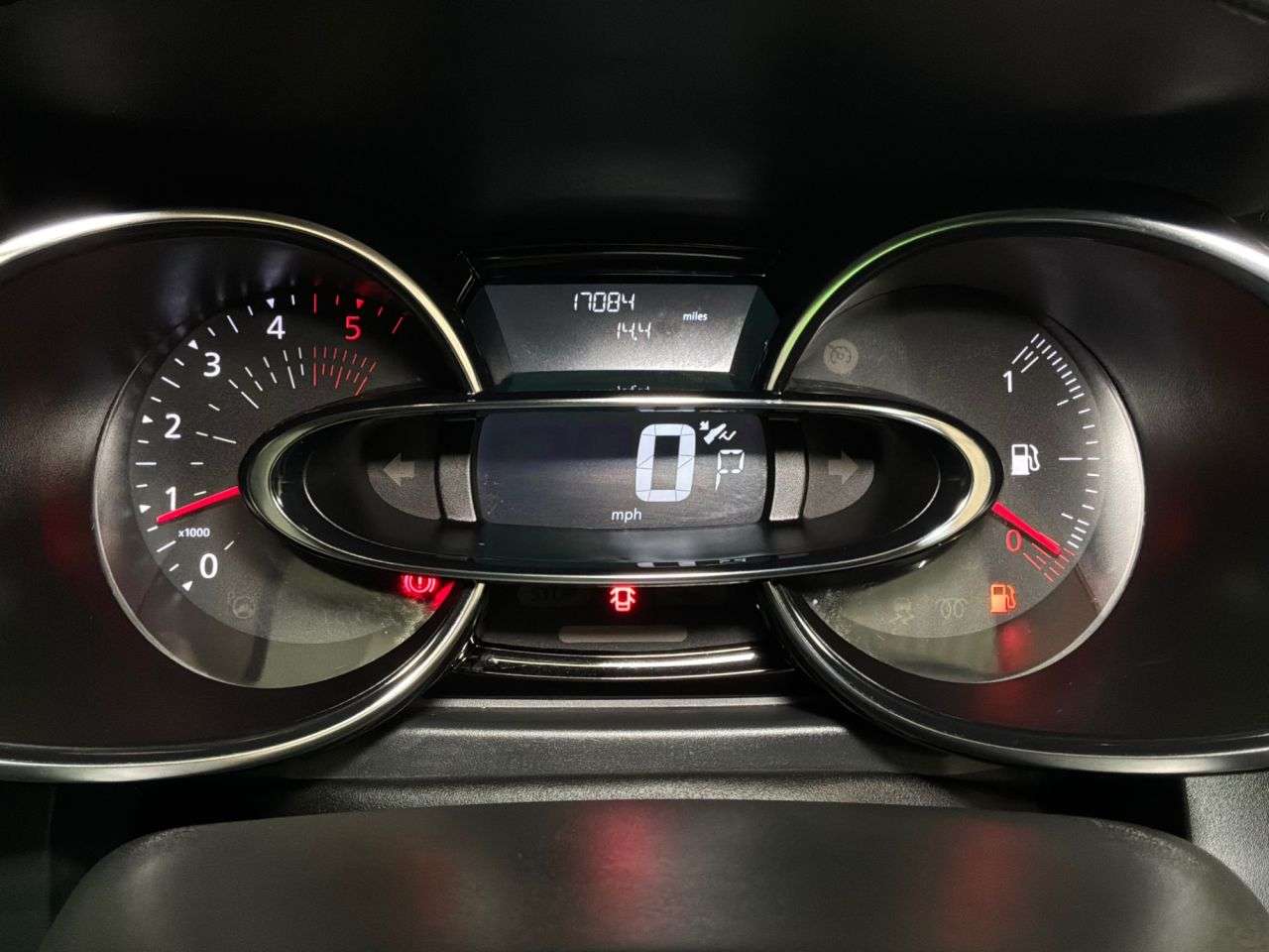 2017 RENAULT CLIO 2017 RENAULT CLIO