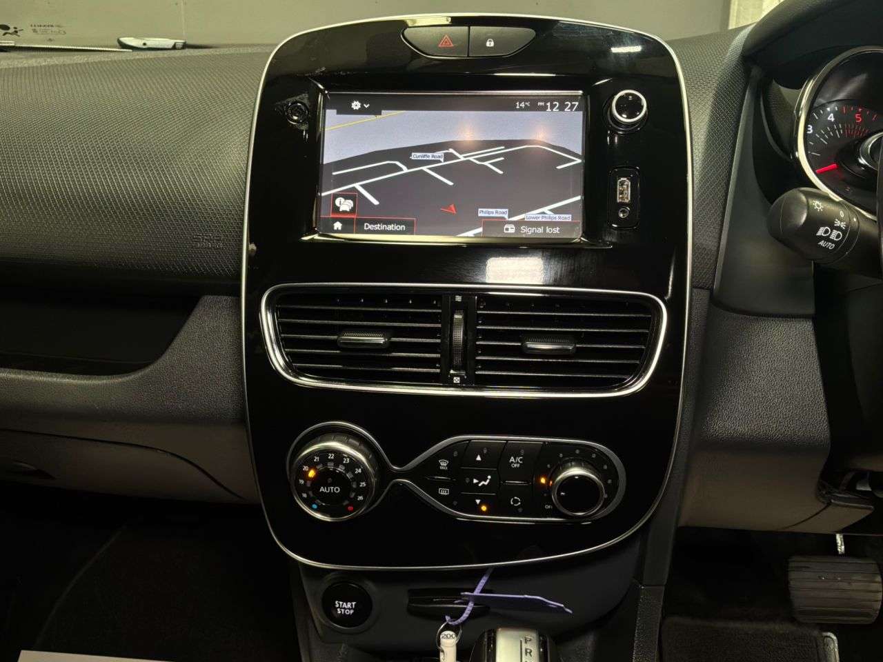 2017 RENAULT CLIO 2017 RENAULT CLIO