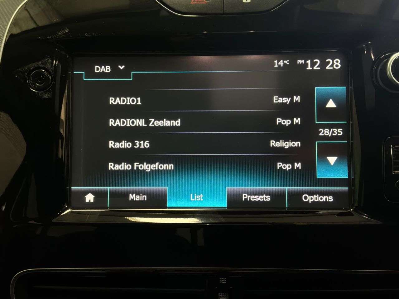 2017 RENAULT CLIO 2017 RENAULT CLIO