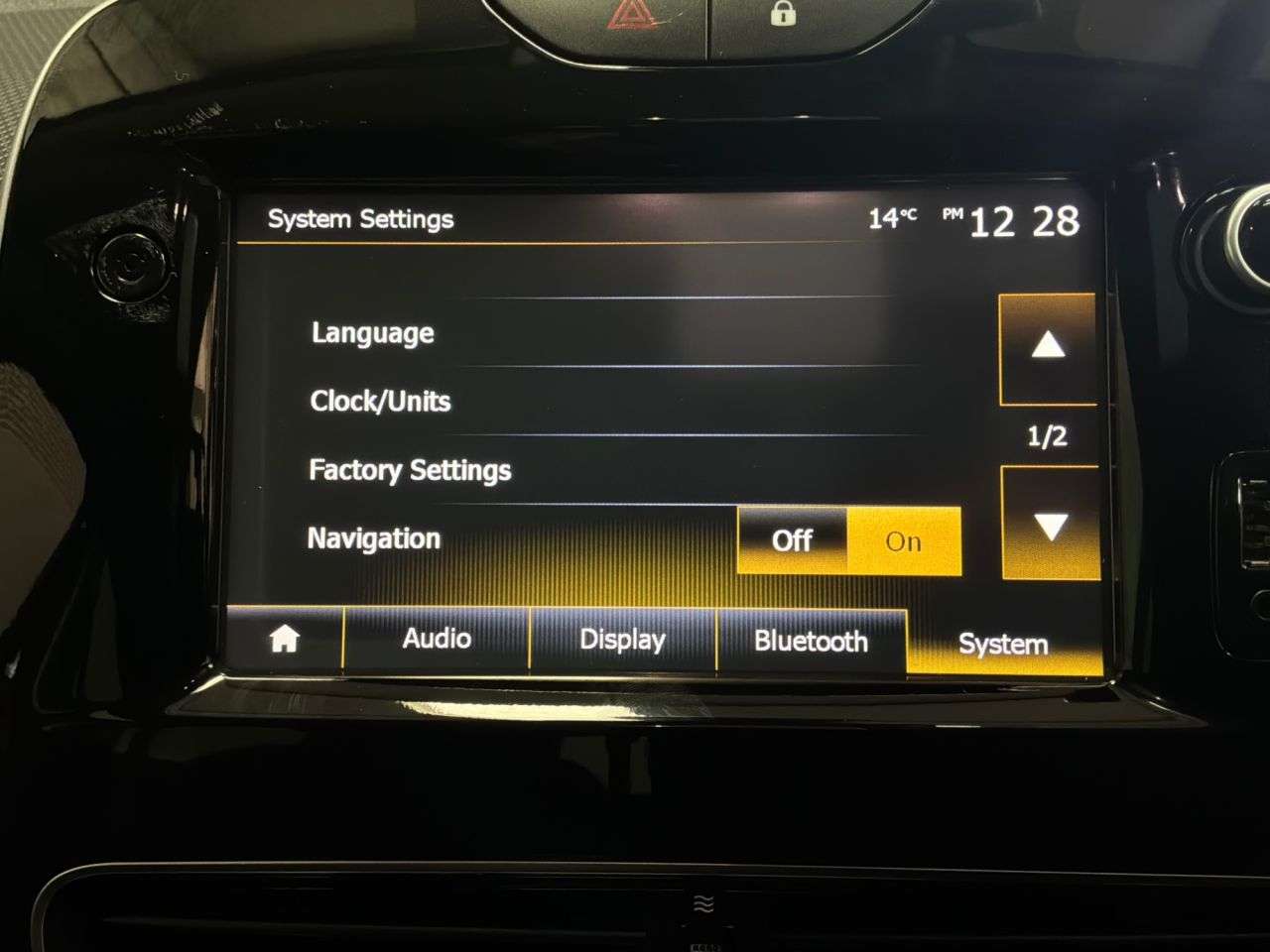 2017 RENAULT CLIO 2017 RENAULT CLIO