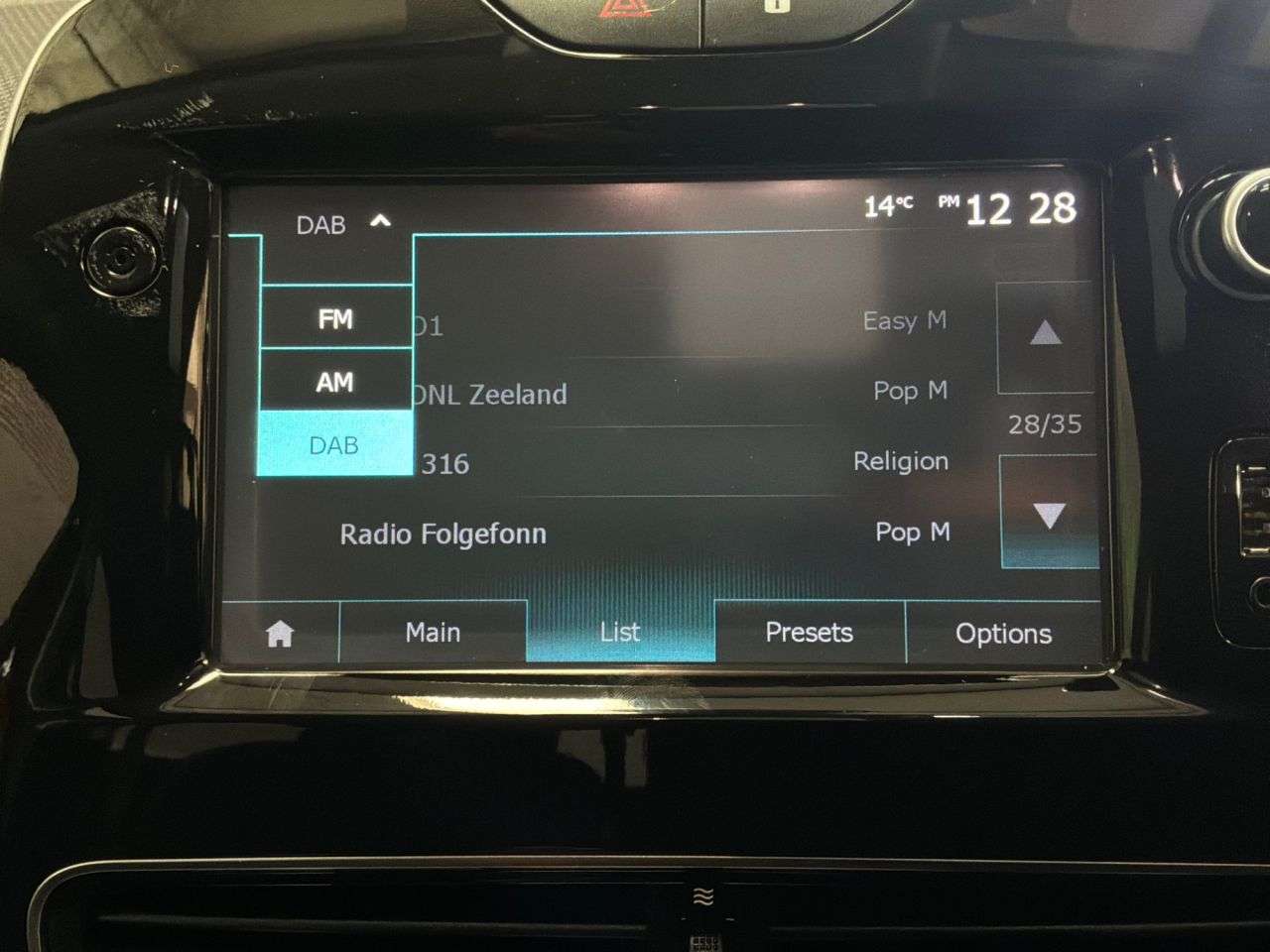 2017 RENAULT CLIO 2017 RENAULT CLIO