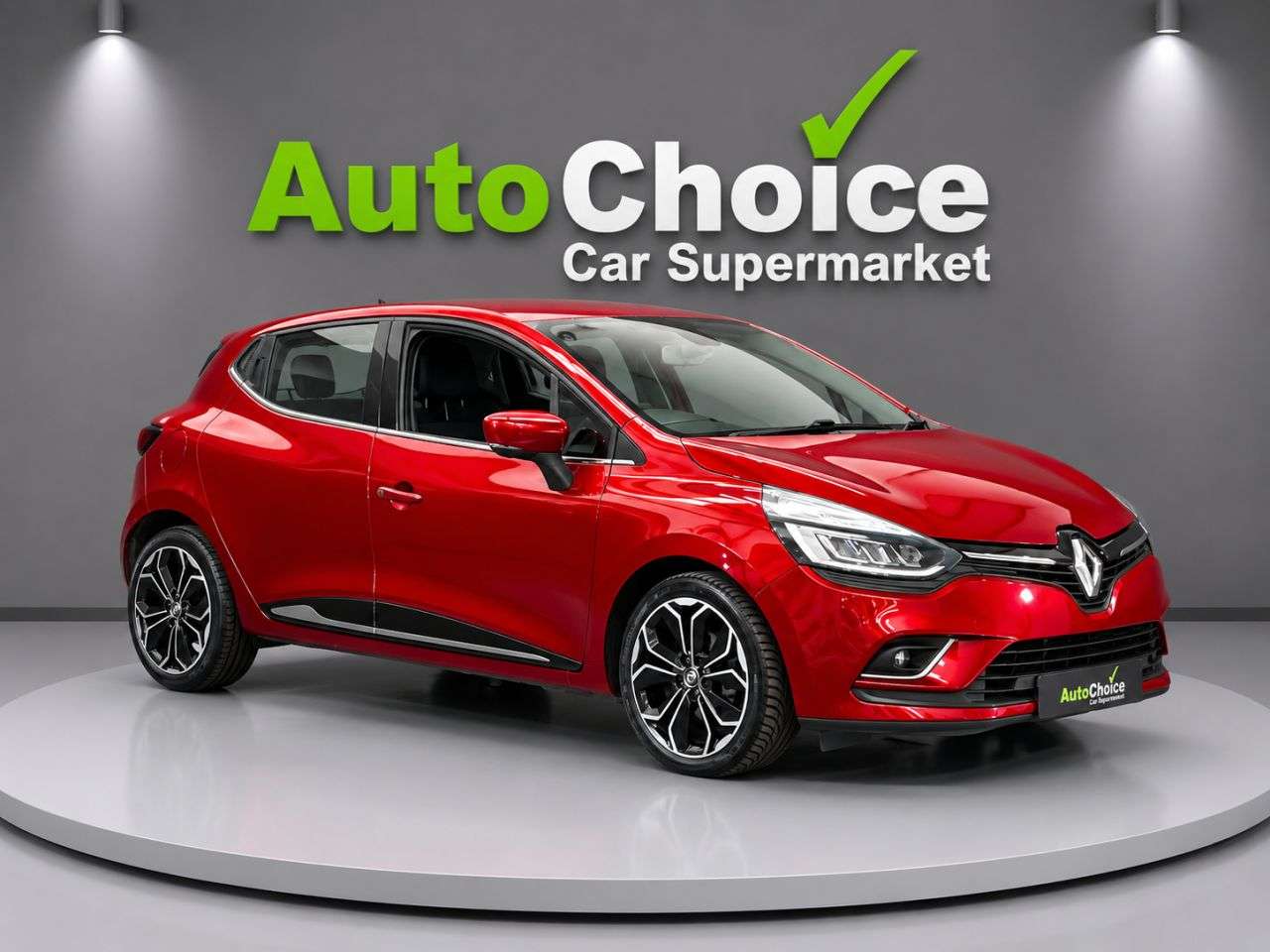 A 2017 RENAULT CLIO 1.5 dCi Dynamique S Nav Hatchback 5dr Diesel EDC Euro 6 (s/s) (90 ps) in Bl A 2017 RENAULT CLIO 1.5 dCi Dynamique S Nav Hatchback 5dr Diesel EDC Euro 6 (s/s) (90 ps) in Bl