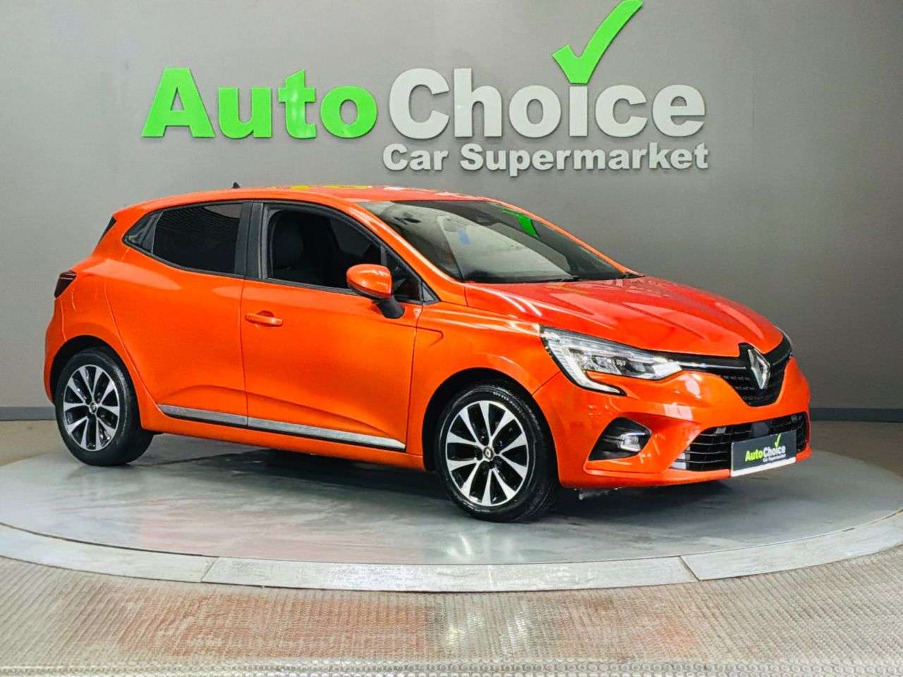 A 2020 RENAULT CLIO 1.0 TCe Iconic Hatchback 5dr Petrol Manual Euro 6 (s/s) (100 ps) *Amazing F A 2020 RENAULT CLIO 1.0 TCe Iconic Hatchback 5dr Petrol Manual Euro 6 (s/s) (100 ps) *Amazing F