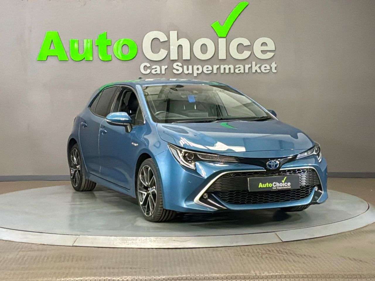 A 2019 TOYOTA COROLLA 1.8 VVT-h Excel Hatchback 5dr Petrol Hybrid CVT Euro 6 (s/s) (122 ps) in Bl A 2019 TOYOTA COROLLA 1.8 VVT-h Excel Hatchback 5dr Petrol Hybrid CVT Euro 6 (s/s) (122 ps) in Bl