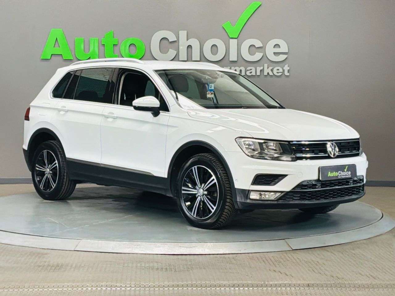 A 2017 VOLKSWAGEN TIGUAN 2.0 TDI BlueMotion Tech SE SUV 5dr Diesel Manual 4Motion Euro 6 (s/s) (150 A 2017 VOLKSWAGEN TIGUAN 2.0 TDI BlueMotion Tech SE SUV 5dr Diesel Manual 4Motion Euro 6 (s/s) (150