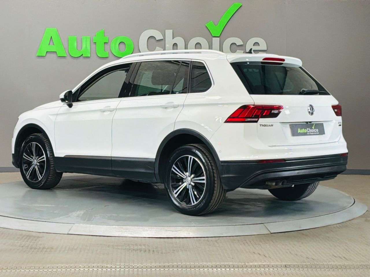 2017 VOLKSWAGEN TIGUAN 2017 VOLKSWAGEN TIGUAN
