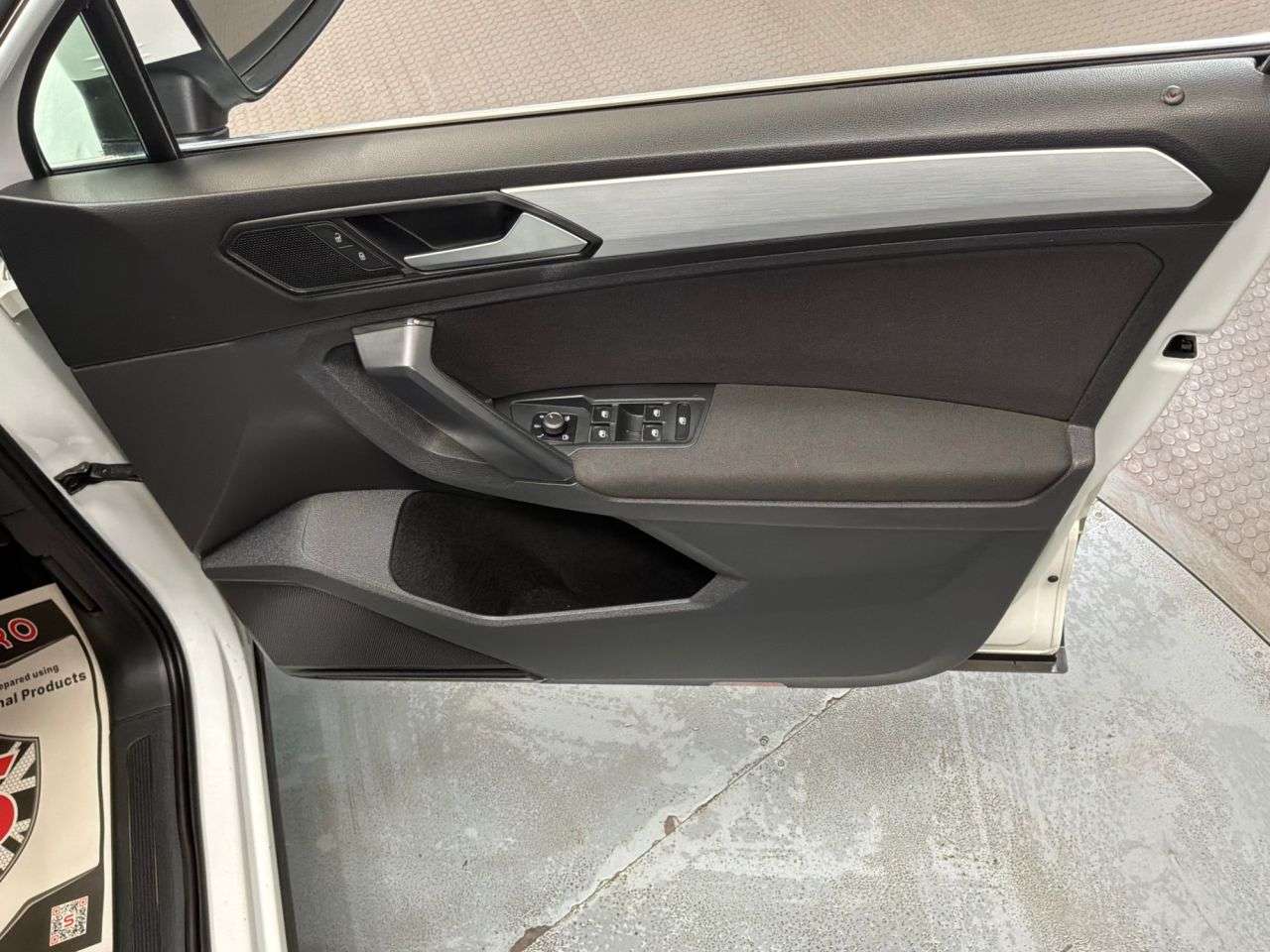 2017 VOLKSWAGEN TIGUAN 2017 VOLKSWAGEN TIGUAN