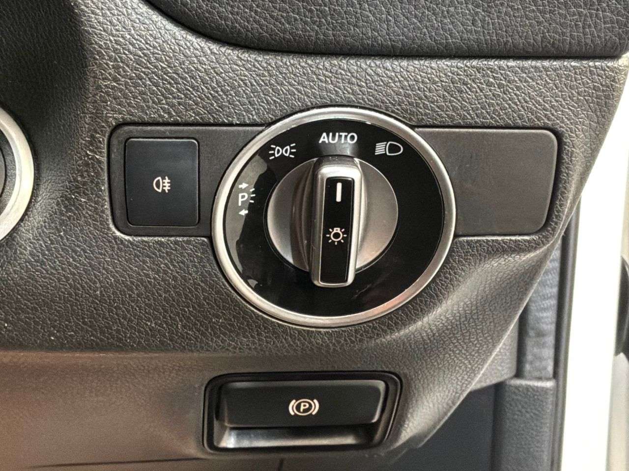 2018 MERCEDES-BENZ 180 2018 MERCEDES-BENZ 180