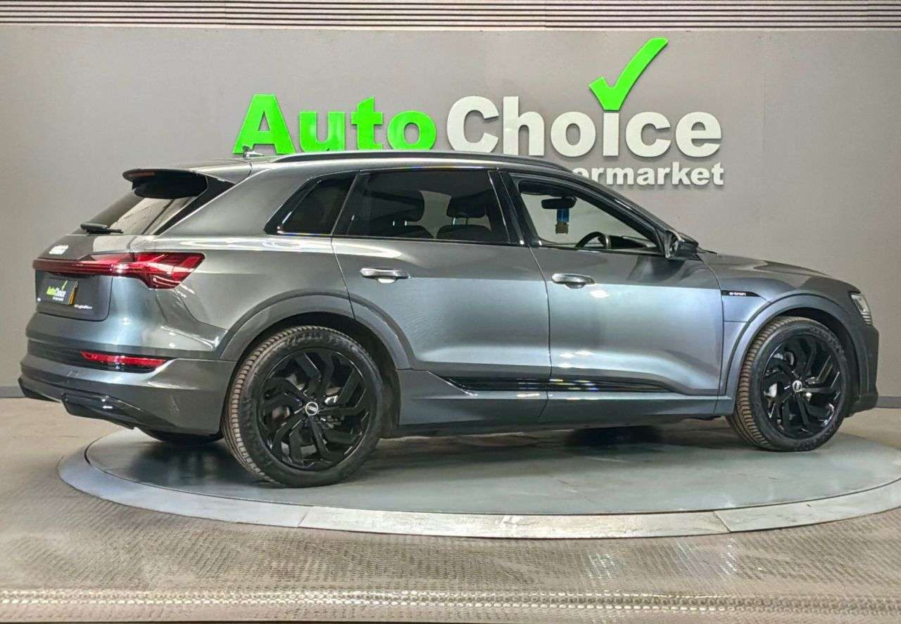 2021 AUDI E-TRON 2021 AUDI E-TRON