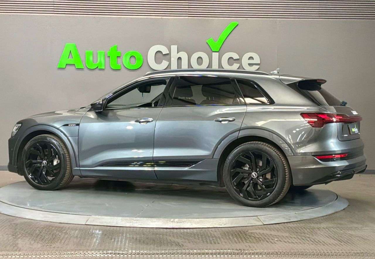 2021 AUDI E-TRON 2021 AUDI E-TRON