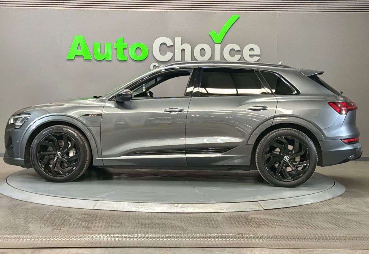 2021 AUDI E-TRON 2021 AUDI E-TRON