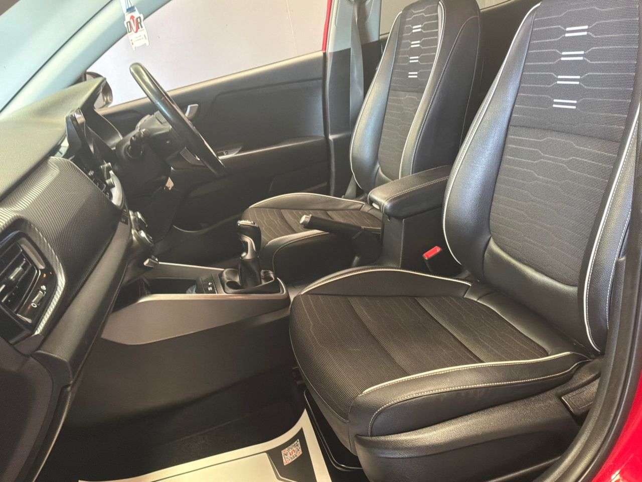 2021 KIA STONIC 2021 KIA STONIC