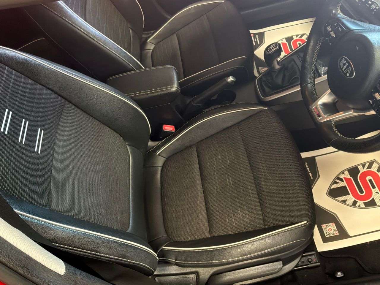 2021 KIA STONIC 2021 KIA STONIC