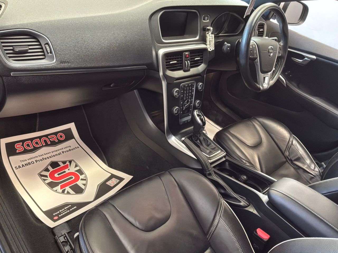 2019 VOLVO V40 2019 VOLVO V40