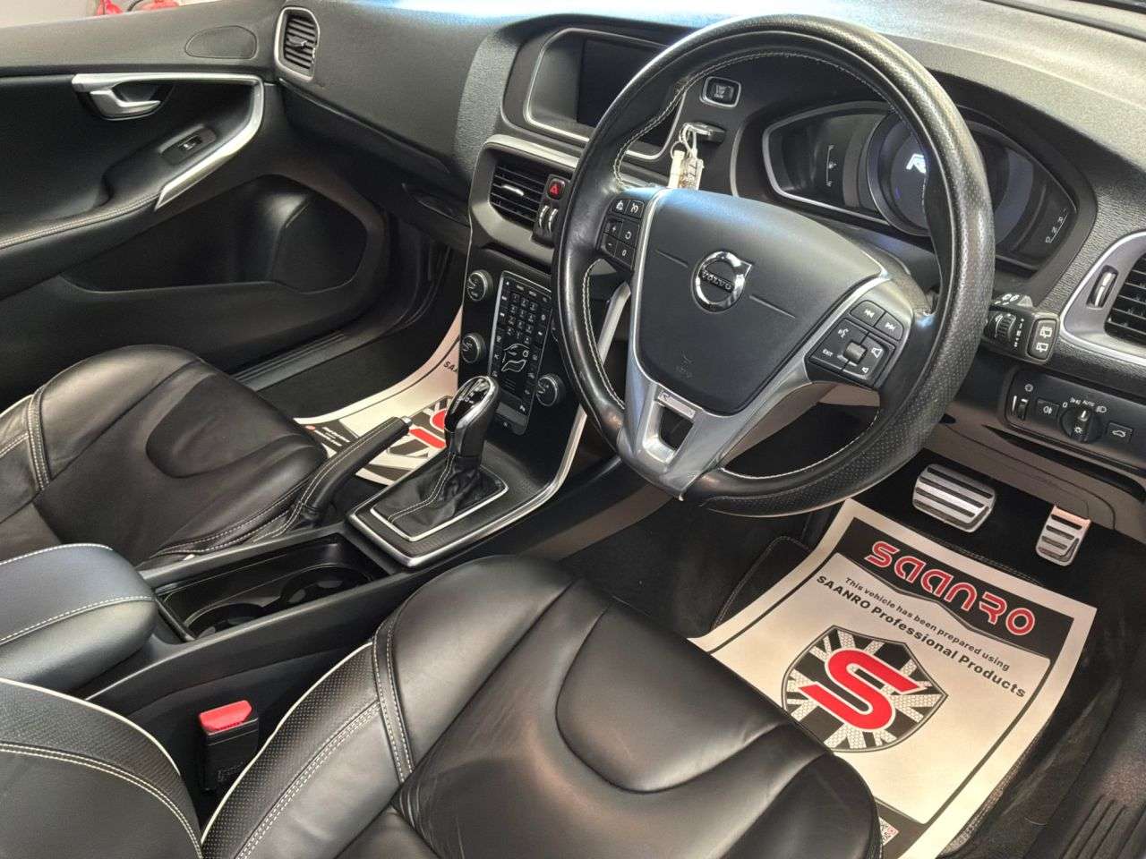 2019 VOLVO V40 2019 VOLVO V40