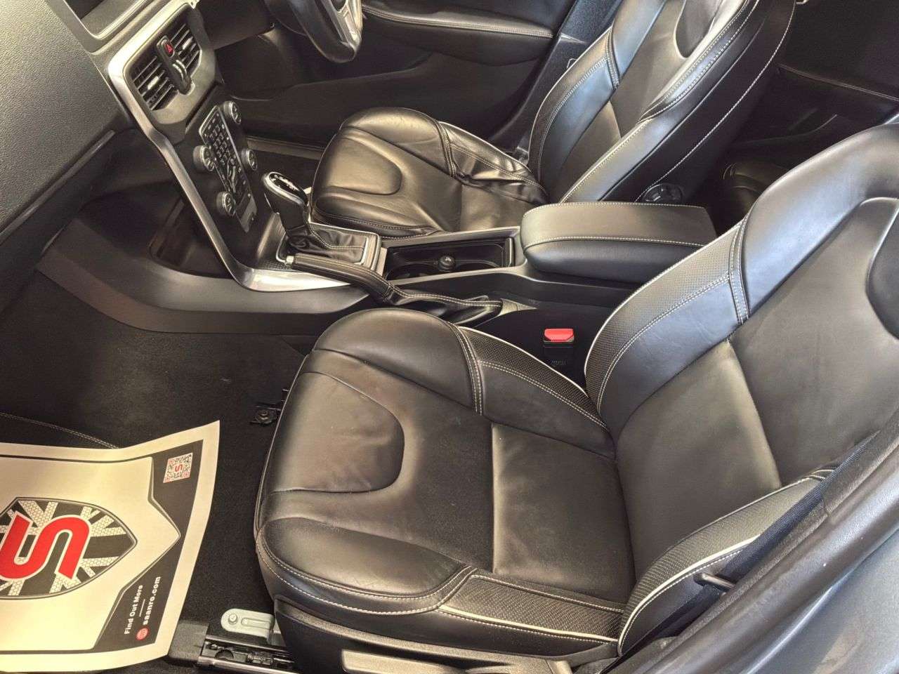 2019 VOLVO V40 2019 VOLVO V40