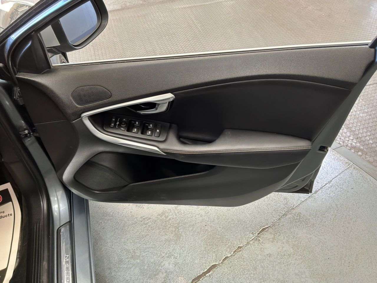 2019 VOLVO V40 2019 VOLVO V40