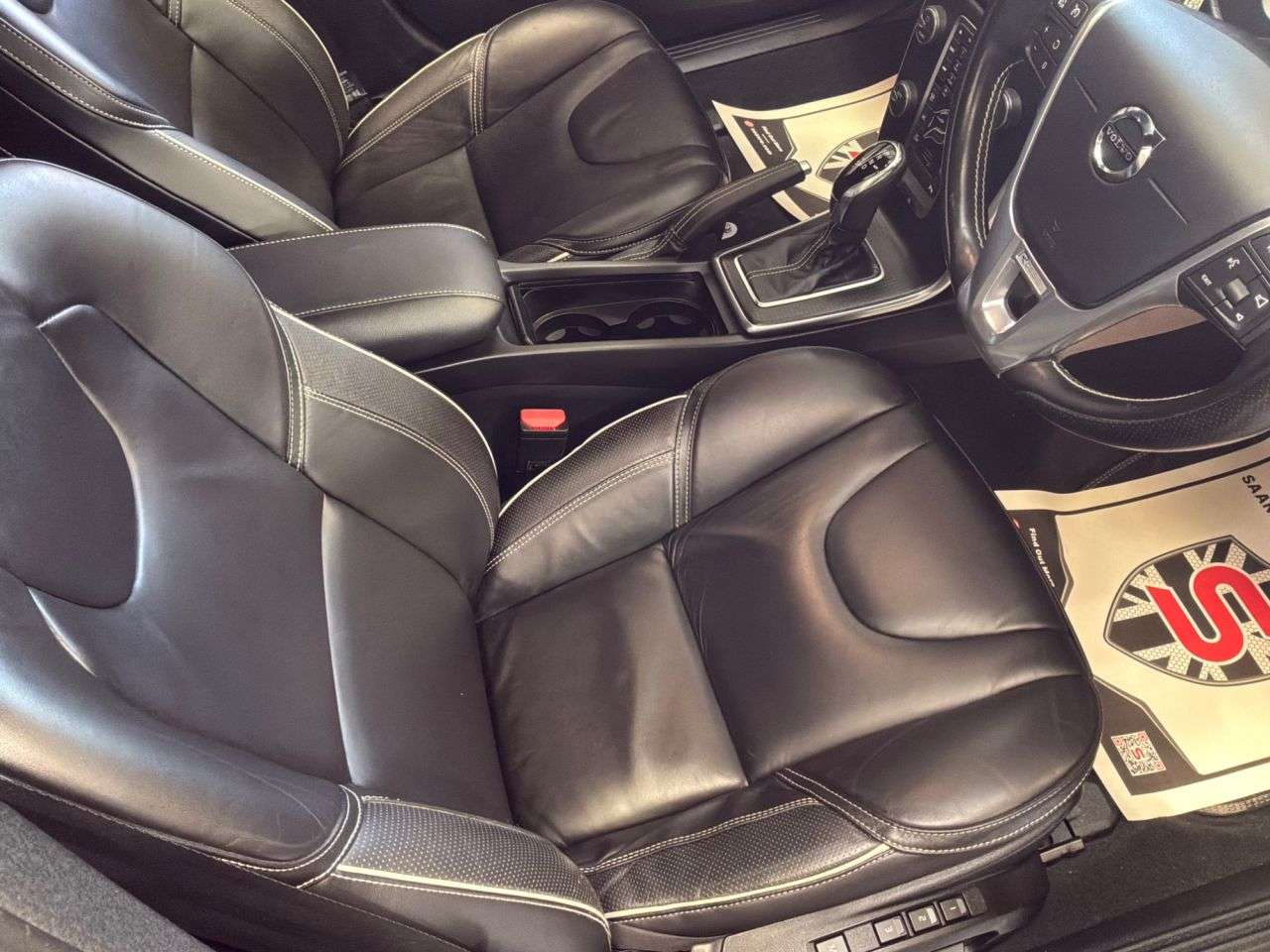 2019 VOLVO V40 2019 VOLVO V40