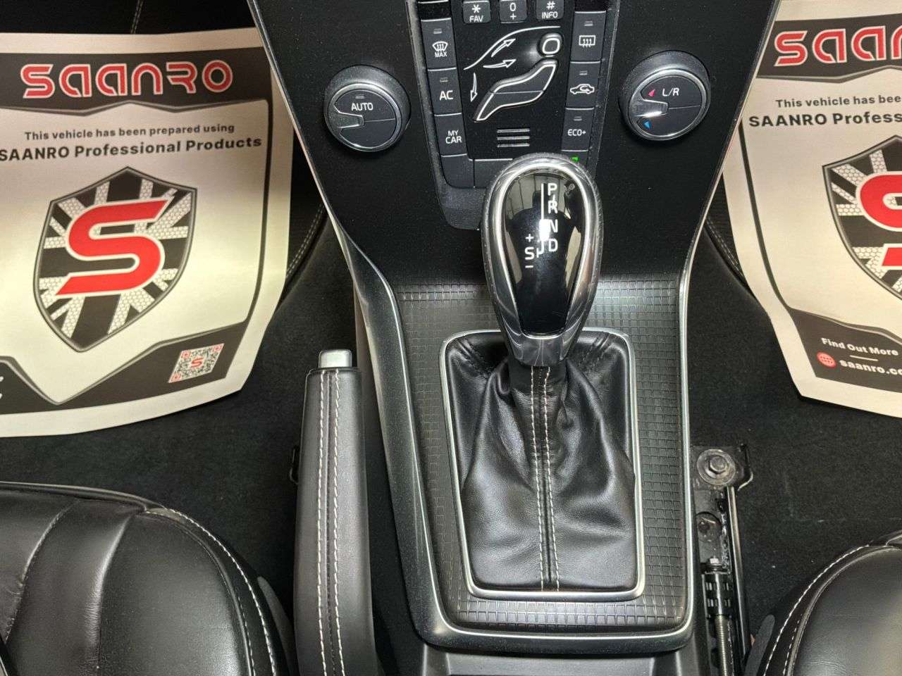 2019 VOLVO V40 2019 VOLVO V40