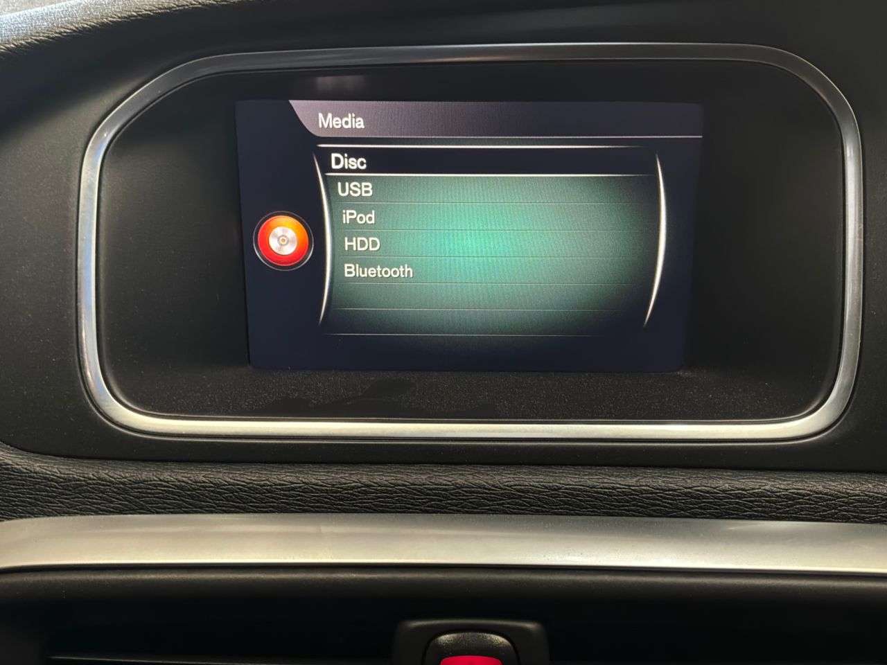 2019 VOLVO V40 2019 VOLVO V40