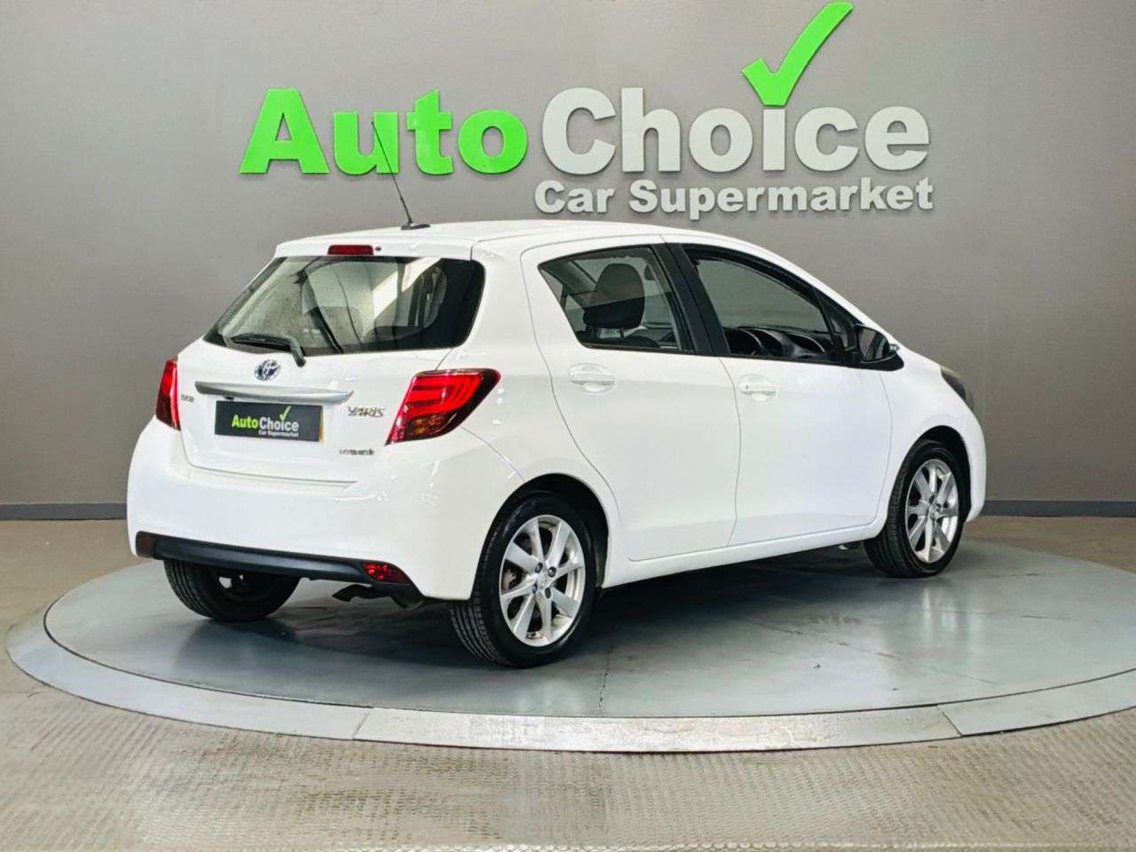 2015 TOYOTA YARIS 2015 TOYOTA YARIS