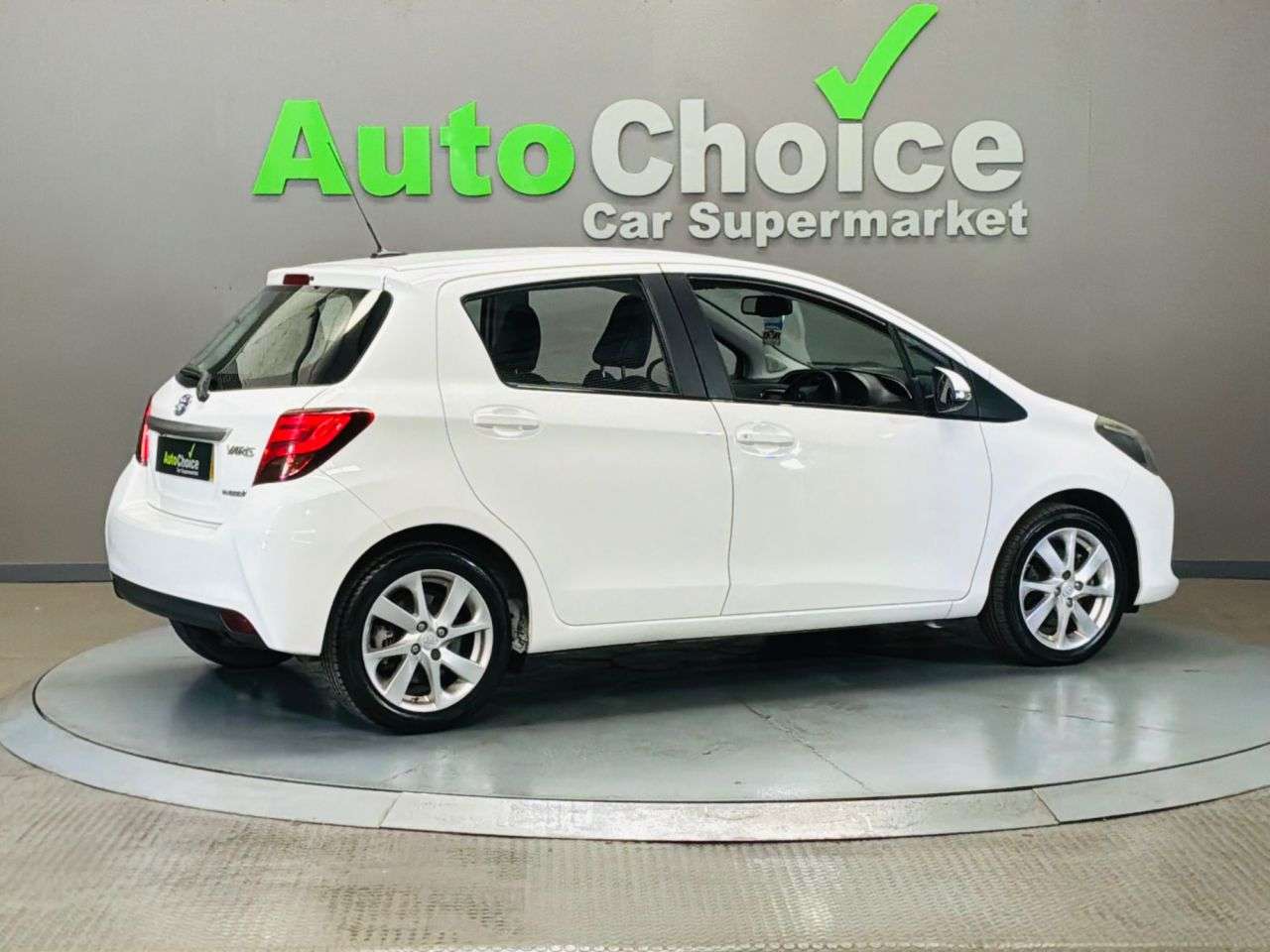 2015 TOYOTA YARIS 2015 TOYOTA YARIS