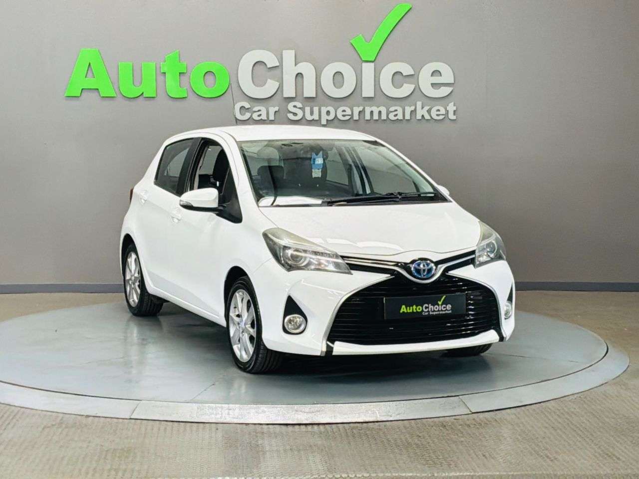 A 2015 TOYOTA YARIS 1.5 VVT-h Excel Hatchback 5dr Petrol Hybrid E-CVT Euro 6 (15in Alloy) (101 A 2015 TOYOTA YARIS 1.5 VVT-h Excel Hatchback 5dr Petrol Hybrid E-CVT Euro 6 (15in Alloy) (101