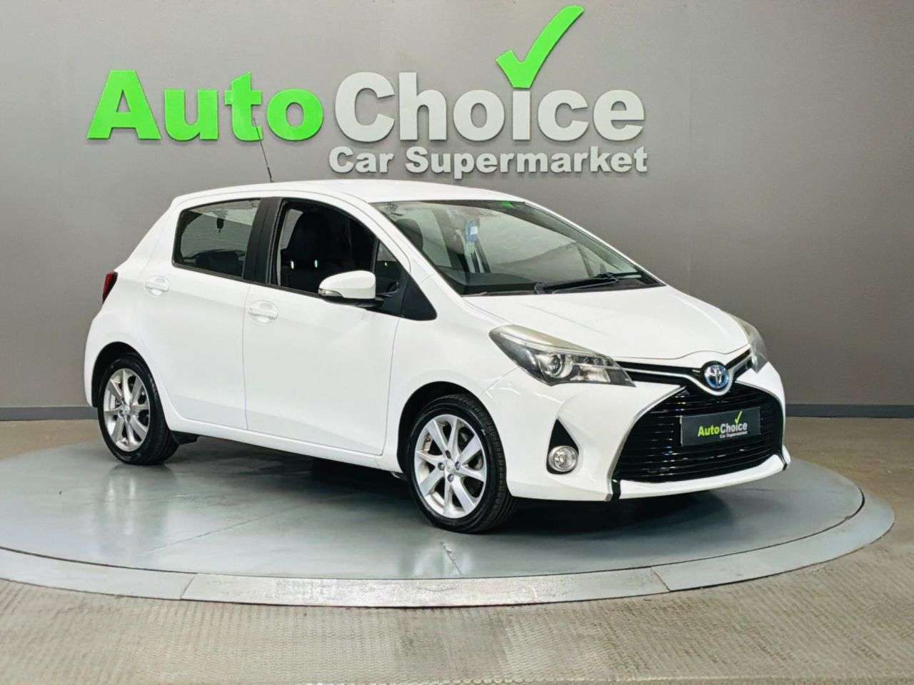 A 2015 TOYOTA YARIS 1.5 VVT-h Excel Hatchback 5dr Petrol Hybrid E-CVT Euro 6 (15in Alloy) (101 A 2015 TOYOTA YARIS 1.5 VVT-h Excel Hatchback 5dr Petrol Hybrid E-CVT Euro 6 (15in Alloy) (101