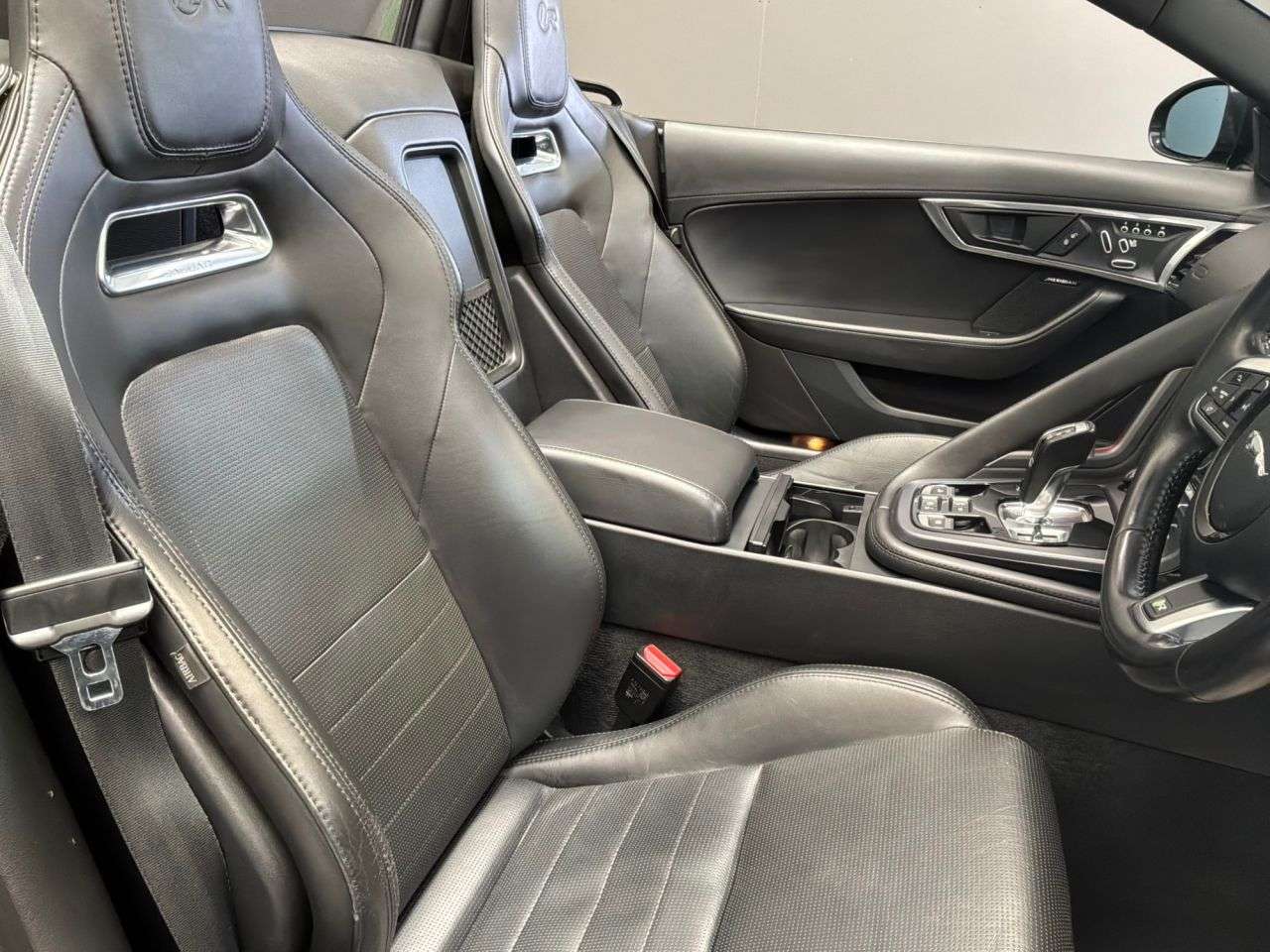 2019 JAGUAR F-TYPE 2019 JAGUAR F-TYPE