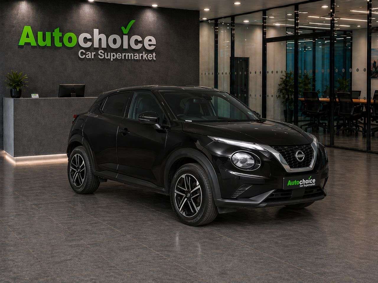 A 2025 NISSAN JUKE 1.0 DIG-T N-Connecta SUV 5dr Petrol DCT Auto Euro 6 (s/s) (114 ps) in Black A 2025 NISSAN JUKE 1.0 DIG-T N-Connecta SUV 5dr Petrol DCT Auto Euro 6 (s/s) (114 ps) in Black