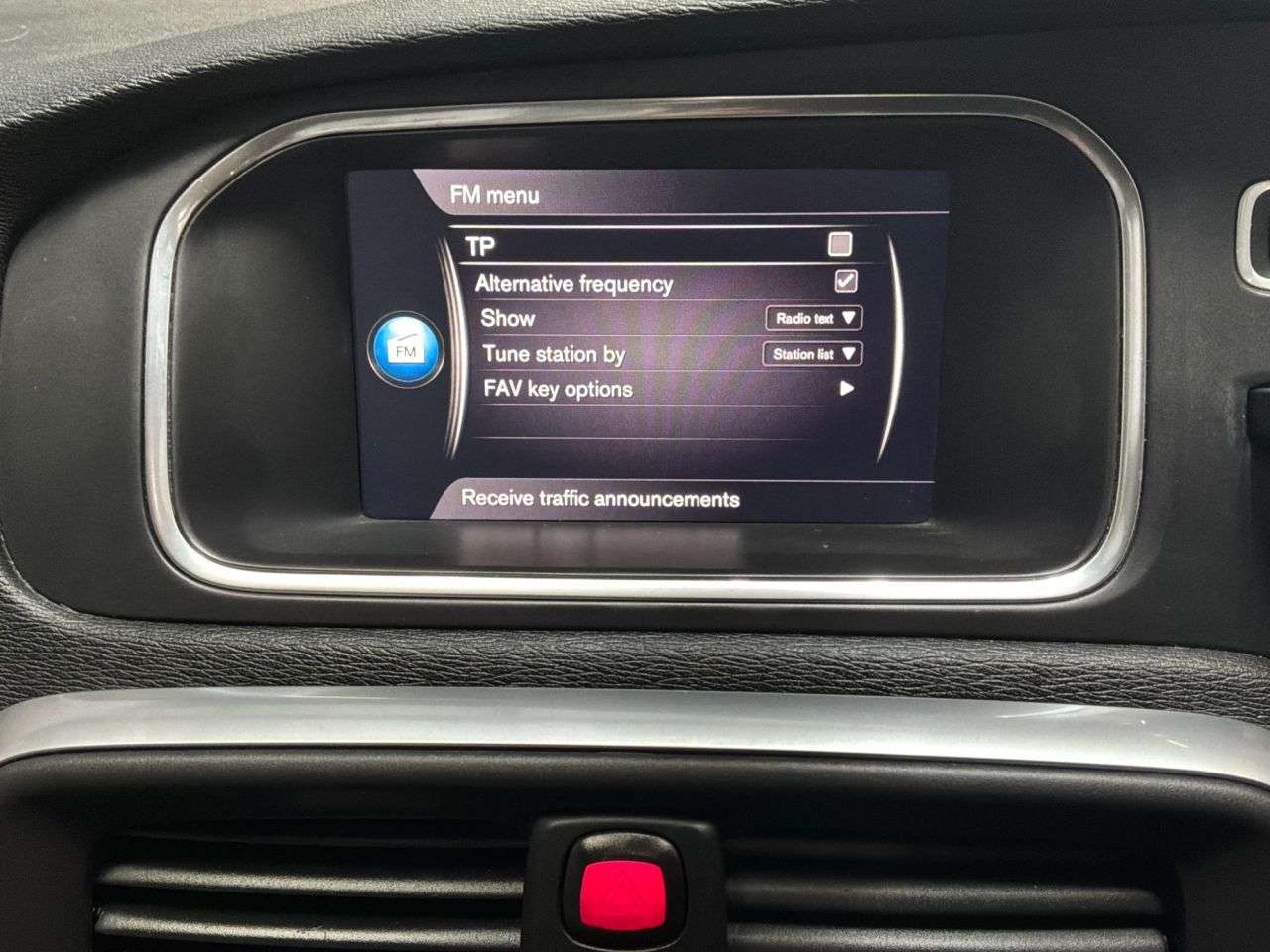2017 VOLVO V40 2017 VOLVO V40