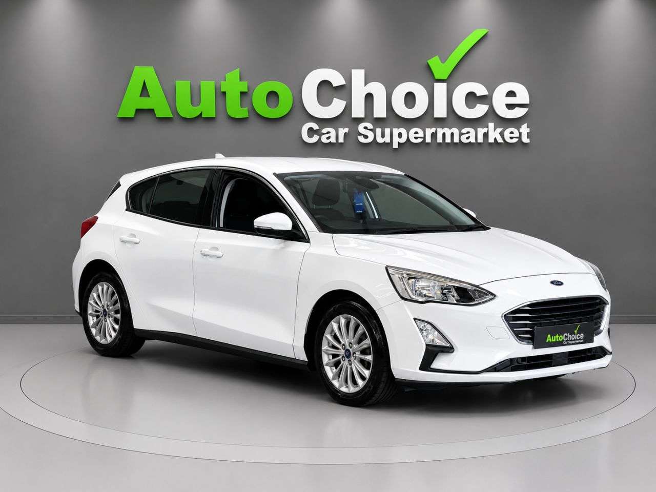 A 2019 FORD FOCUS 1.0T EcoBoost Titanium Hatchback 5dr Petrol Manual Euro 6 (s/s) (125 ps) in A 2019 FORD FOCUS 1.0T EcoBoost Titanium Hatchback 5dr Petrol Manual Euro 6 (s/s) (125 ps) in