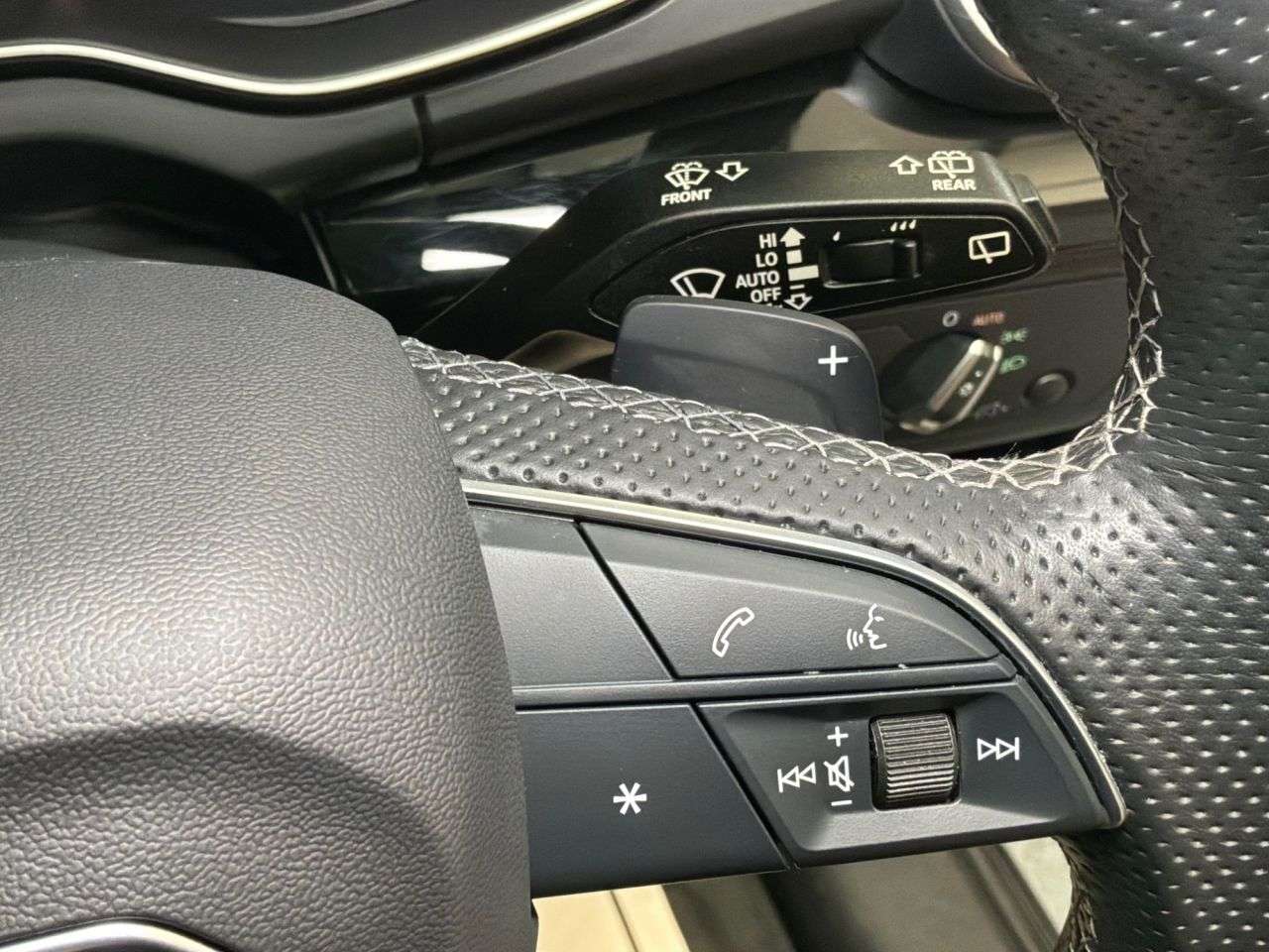 2024 AUDI SQ5 2024 AUDI SQ5
