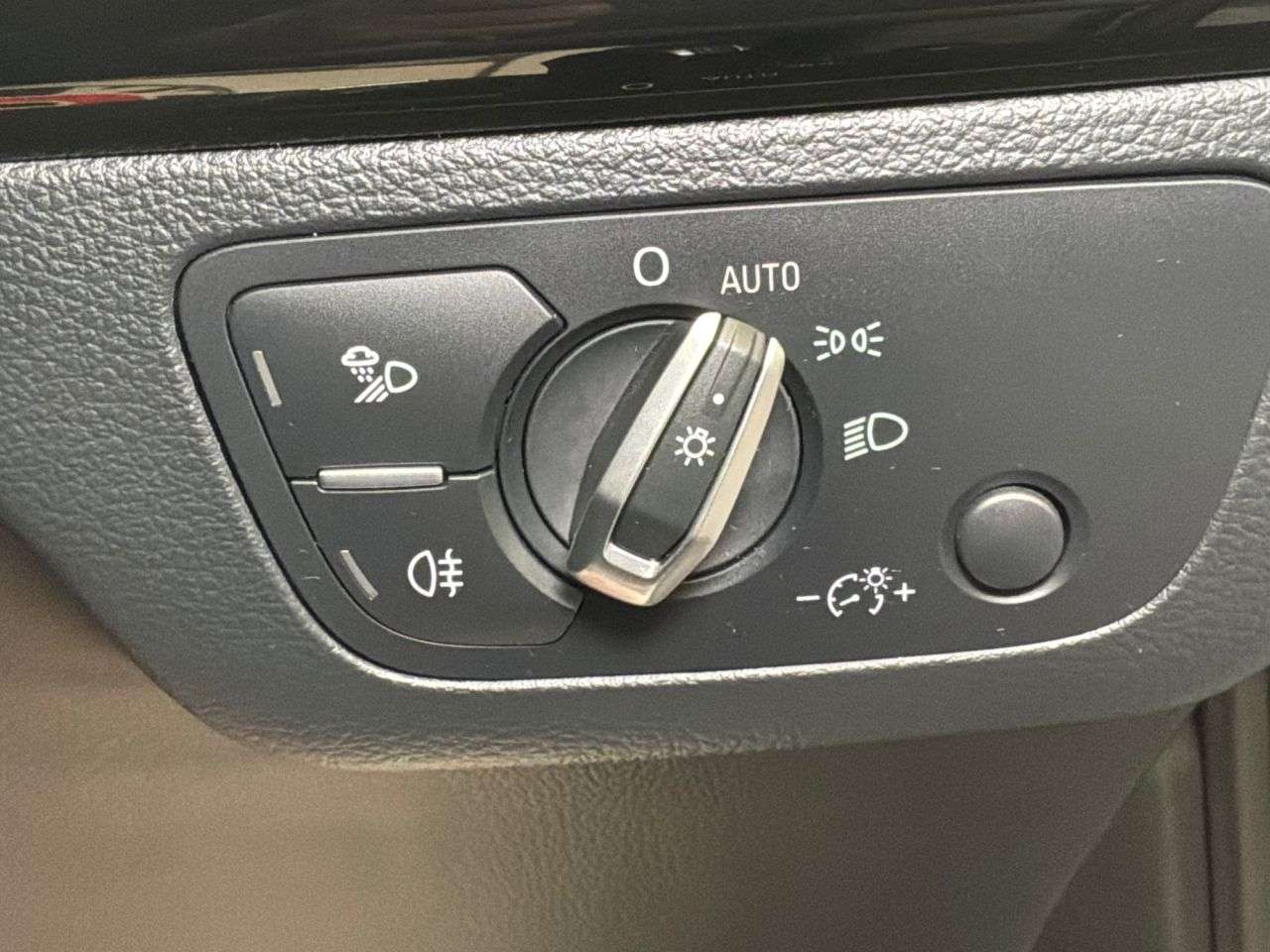 2024 AUDI SQ5 2024 AUDI SQ5