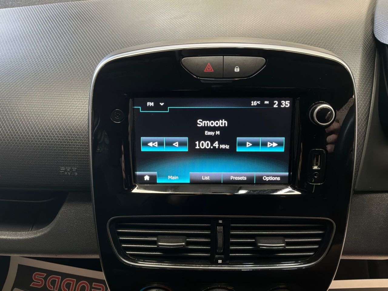 2019 RENAULT CLIO 2019 RENAULT CLIO