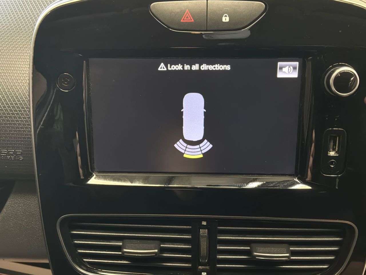 2019 RENAULT CLIO 2019 RENAULT CLIO