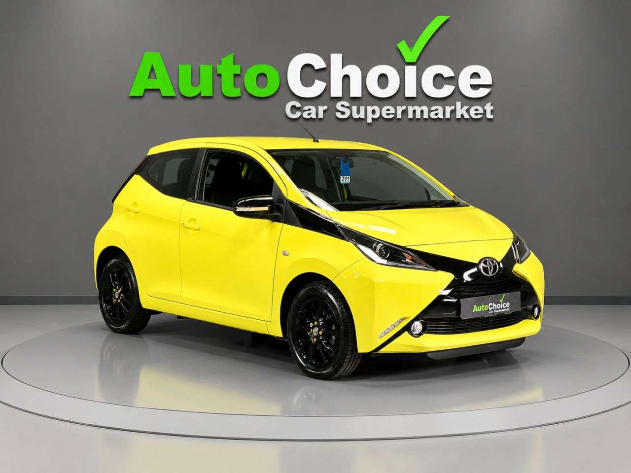 A 2017 TOYOTA AYGO 1.0 VVT-i x-cite 3 Yellow Bi-Tone Hatchback 5dr Petrol Manual Euro 6 (68 ps A 2017 TOYOTA AYGO 1.0 VVT-i x-cite 3 Yellow Bi-Tone Hatchback 5dr Petrol Manual Euro 6 (68 ps