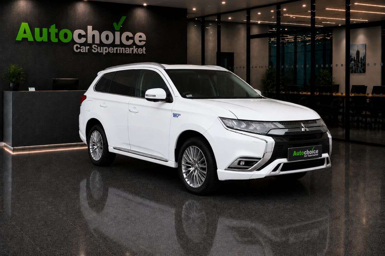 A 2019 MITSUBISHI OUTLANDER 2.4h TwinMotor 13.8kWh 4h SUV 5dr Petrol Plug-in Hybrid CVT 4WD Euro 6 (s/s A 2019 MITSUBISHI OUTLANDER 2.4h TwinMotor 13.8kWh 4h SUV 5dr Petrol Plug-in Hybrid CVT 4WD Euro 6 (s/s