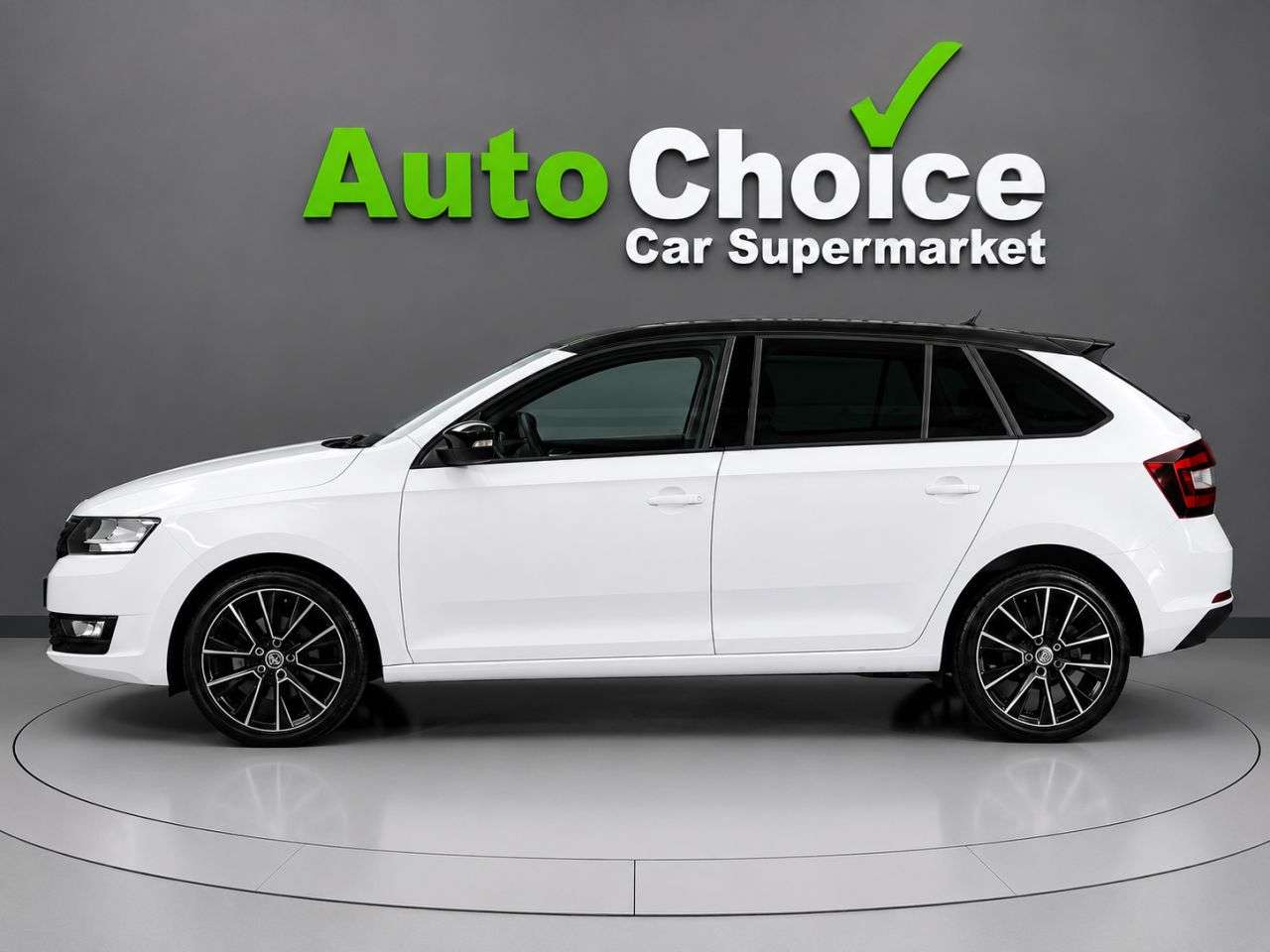 A 2017 SKODA RAPID SPACEBACK 1.0 TSI SE Sport Hatchback 5dr Petrol Manual Euro 6 (s/s) (110 ps) in Black A 2017 SKODA RAPID SPACEBACK 1.0 TSI SE Sport Hatchback 5dr Petrol Manual Euro 6 (s/s) (110 ps) in Black