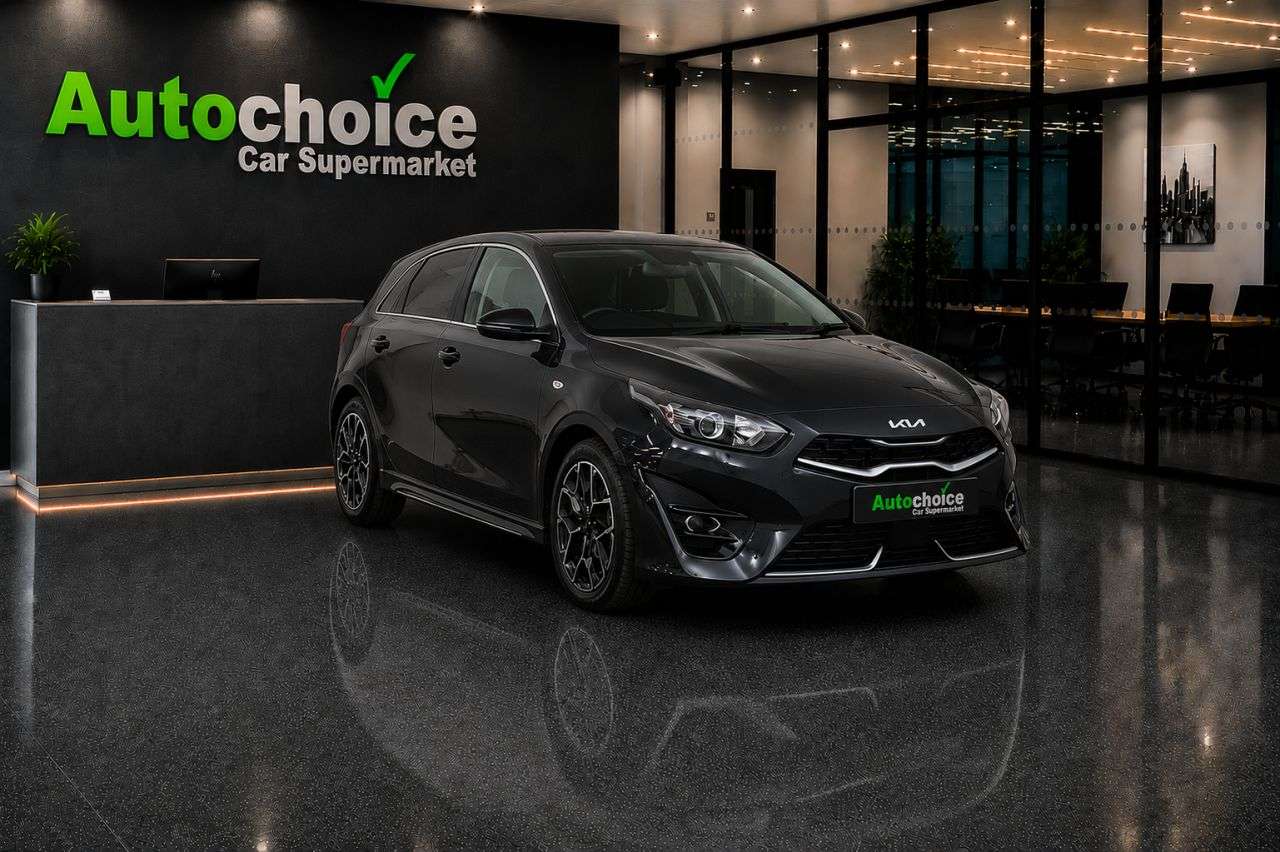 A 2022 KIA CEED 1.5 T-GDi GT-Line Hatchback 5dr Petrol Manual Euro 6 (s/s) (158 bhp) in Bla A 2022 KIA CEED 1.5 T-GDi GT-Line Hatchback 5dr Petrol Manual Euro 6 (s/s) (158 bhp) in Bla