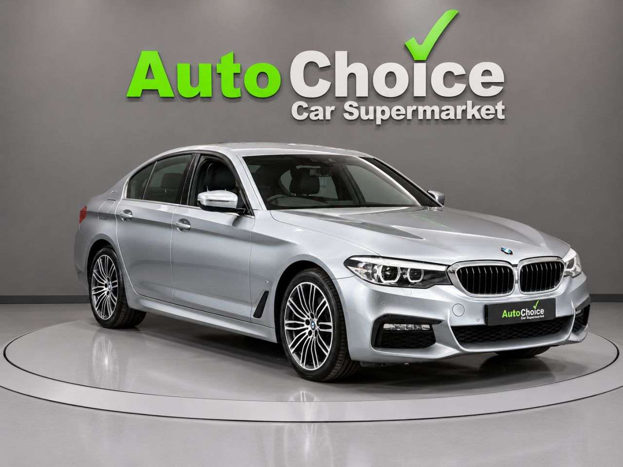 A 2018 BMW 5 SERIES 2.0 530e 9.2kWh M Sport Saloon 4dr Petrol Plug-in Hybrid Auto Euro 6 (s/s) A 2018 BMW 5 SERIES 2.0 530e 9.2kWh M Sport Saloon 4dr Petrol Plug-in Hybrid Auto Euro 6 (s/s)
