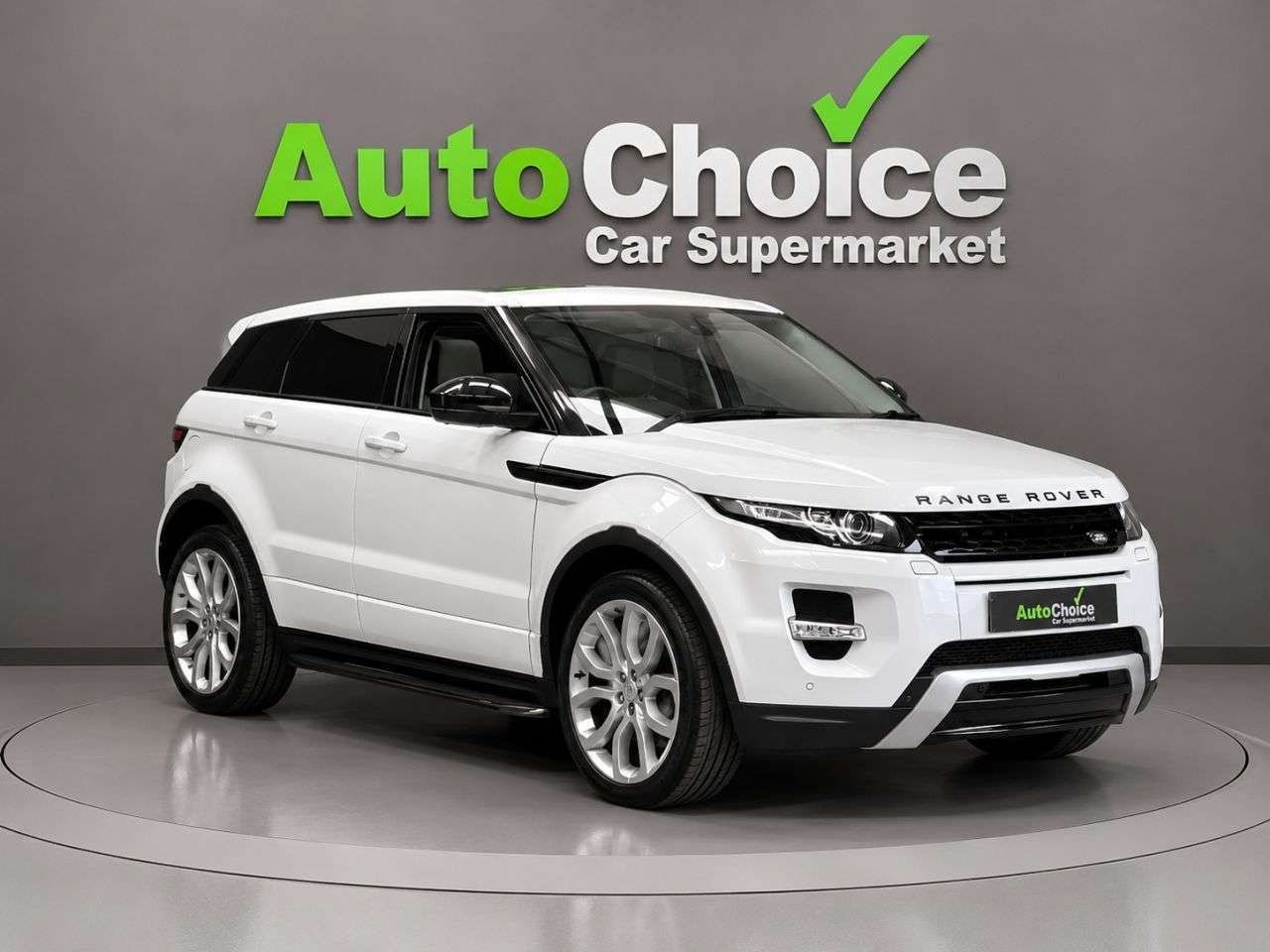 A 2015 LAND ROVER RANGE ROVER EVOQUE 2.2 SD4 Dynamic SUV 5dr Diesel Auto 4WD Euro 5 (s/s) (190 ps) in Blackburn A 2015 LAND ROVER RANGE ROVER EVOQUE 2.2 SD4 Dynamic SUV 5dr Diesel Auto 4WD Euro 5 (s/s) (190 ps) in Blackburn