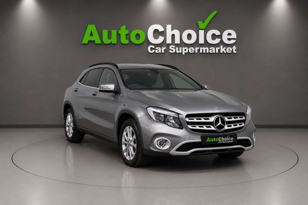 A 2018 MERCEDES-BENZ 180 1.6 GLA200 SE (Executive) SUV 5dr Petrol 7G-DCT Euro 6 (s/s) (156 ps) in Bl A 2018 MERCEDES-BENZ 180 1.6 GLA200 SE (Executive) SUV 5dr Petrol 7G-DCT Euro 6 (s/s) (156 ps) in Bl