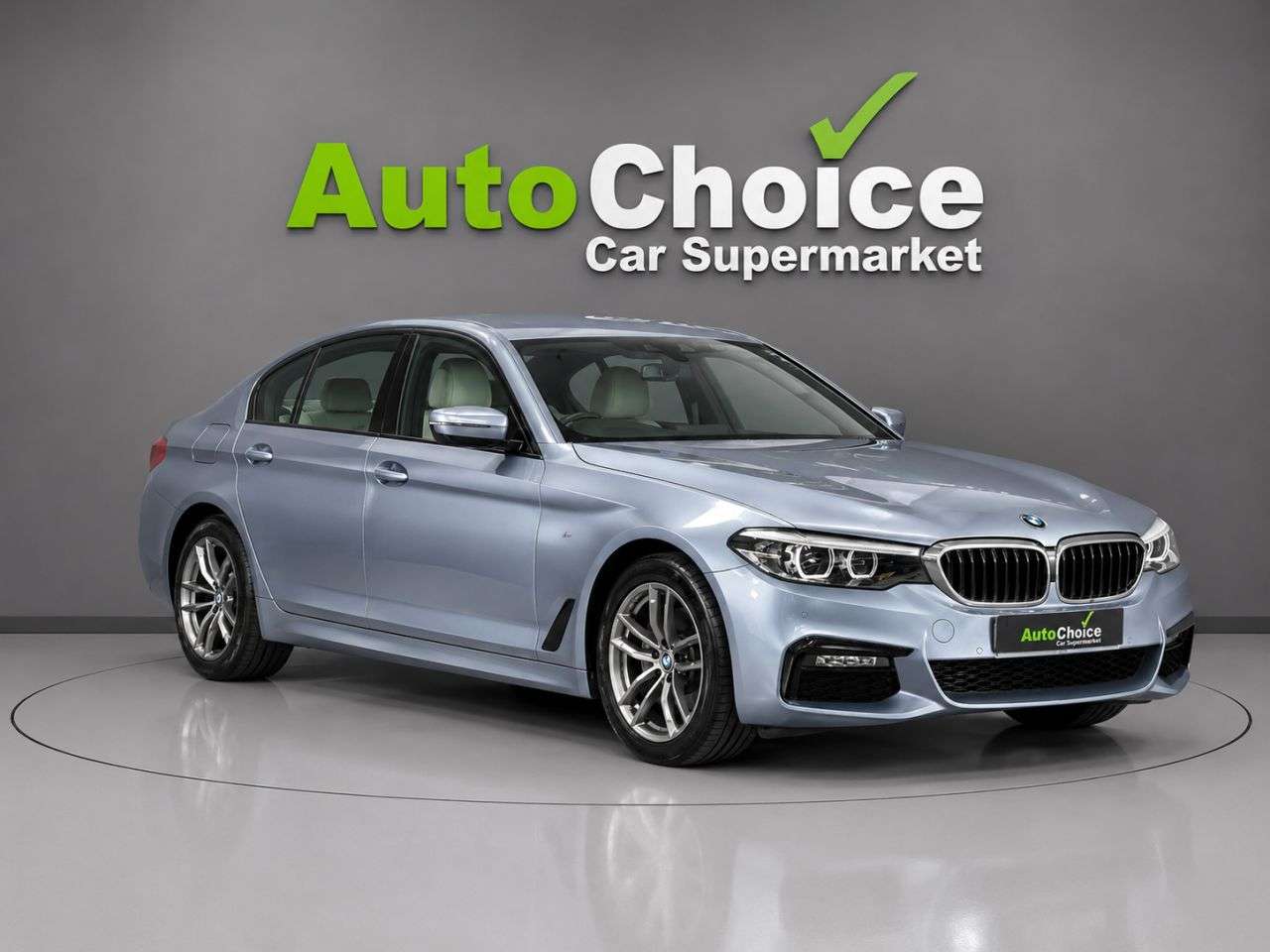 A 2019 BMW 5 SERIES 2.0 520d MHT M Sport Saloon 4dr Diesel Hybrid Auto Euro 6 (s/s) (190 ps) in A 2019 BMW 5 SERIES 2.0 520d MHT M Sport Saloon 4dr Diesel Hybrid Auto Euro 6 (s/s) (190 ps) in