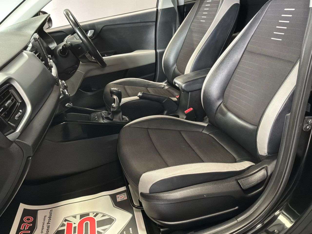 2019 KIA STONIC 2019 KIA STONIC