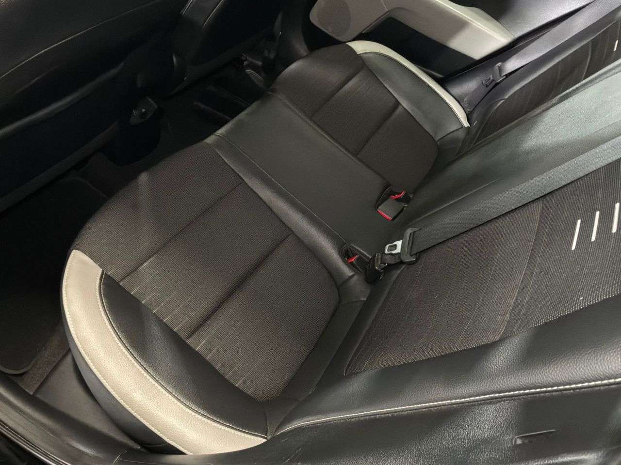 2019 KIA STONIC 2019 KIA STONIC