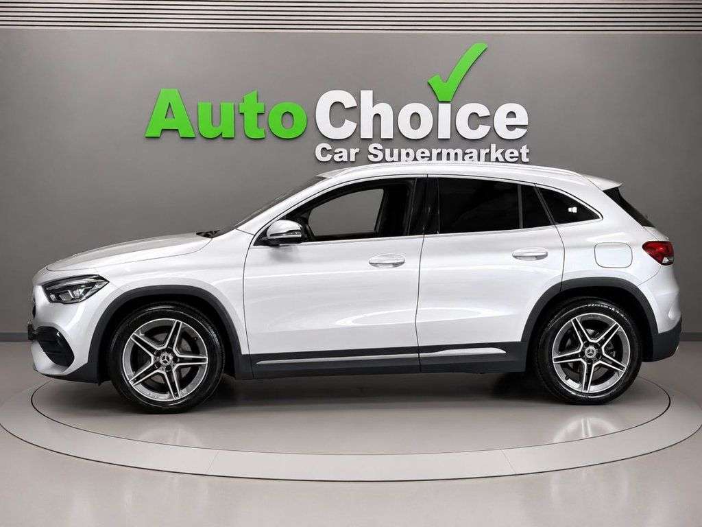 A 2020 MERCEDES-BENZ 180 1.3 GLA200 AMG Line SUV 5dr Petrol 7G-DCT Euro 6 (s/s) (163 ps) in Blackbur A 2020 MERCEDES-BENZ 180 1.3 GLA200 AMG Line SUV 5dr Petrol 7G-DCT Euro 6 (s/s) (163 ps) in Blackbur
