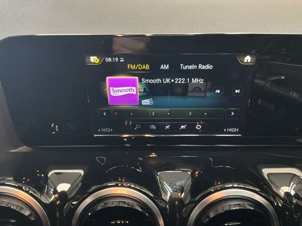 2020 MERCEDES-BENZ 180 2020 MERCEDES-BENZ 180